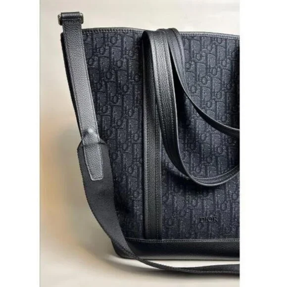 CHRISTIAN DIOR MONOGRAM TOTE BAG - Picture 4 of 16